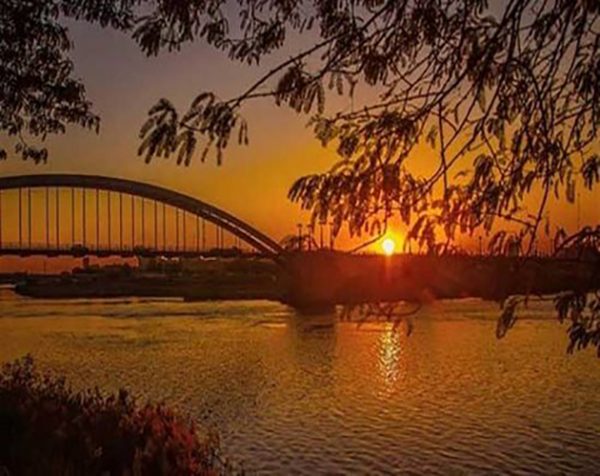 ژینا نصیری کۆڵوانە سوور
